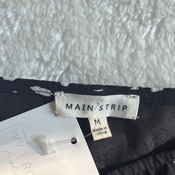 Main Strip Black and White Ruched Mini Skirt - Picture 2 of 6